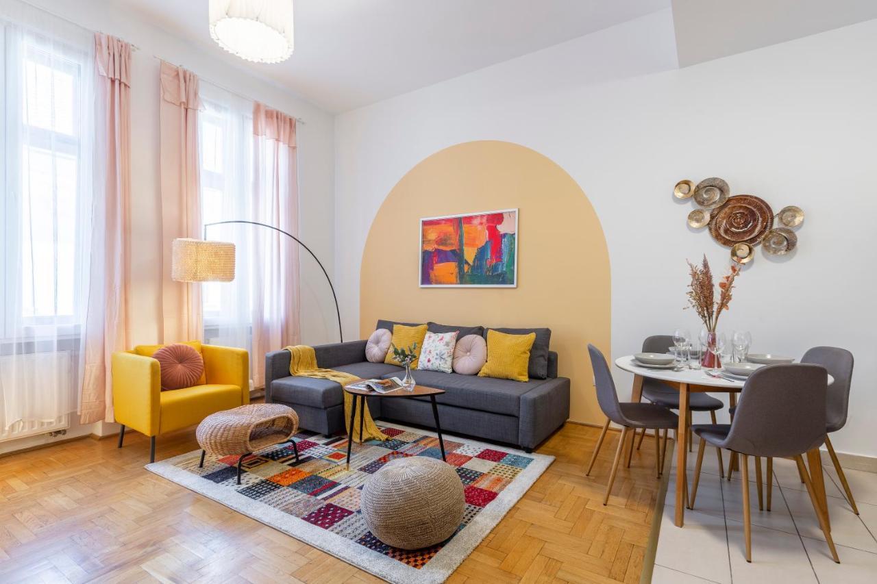 Cozy Home By Bella In The Heart Of Βουδαπέστη Εξωτερικό φωτογραφία