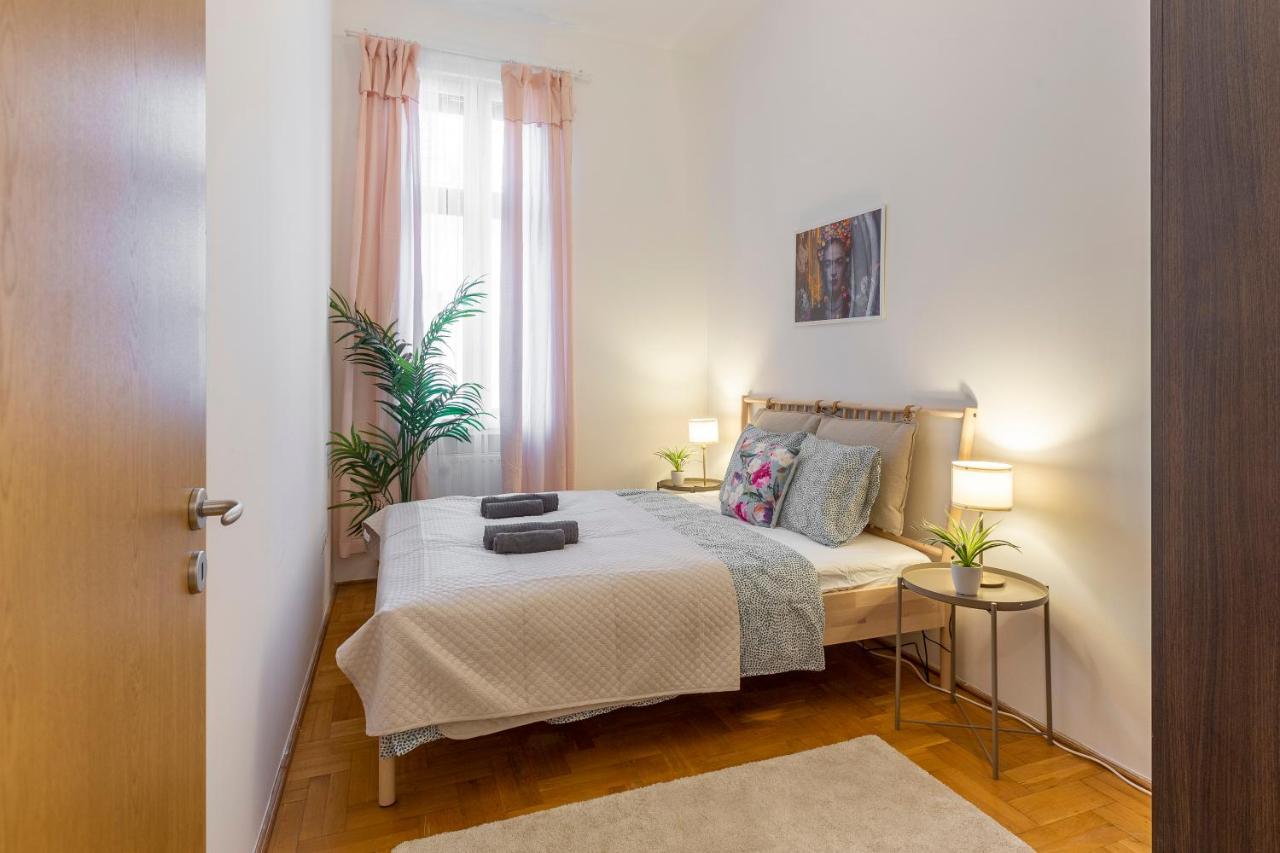 Cozy Home By Bella In The Heart Of Βουδαπέστη Εξωτερικό φωτογραφία